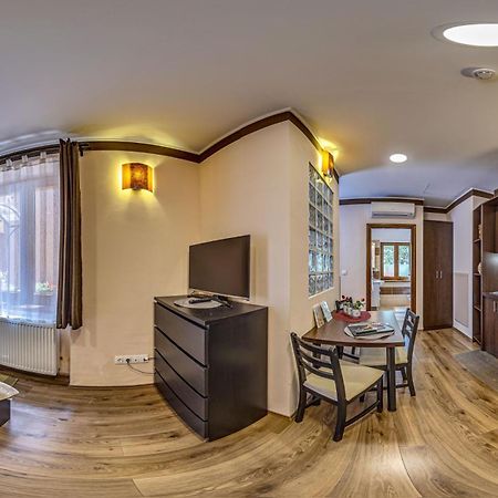 페치 Napraforgo Wellness Haz Es Panzio B&B 외부 사진