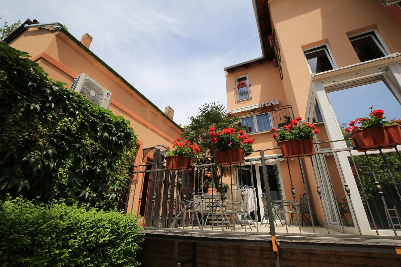 페치 Napraforgo Wellness Haz Es Panzio B&B 외부 사진